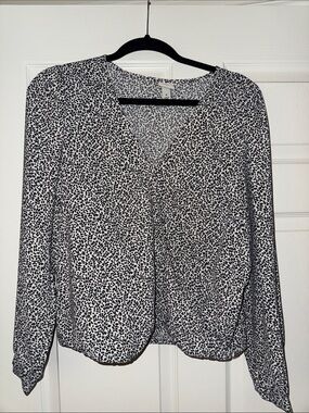 a new day Black & White Printed V-Neck Blouse
